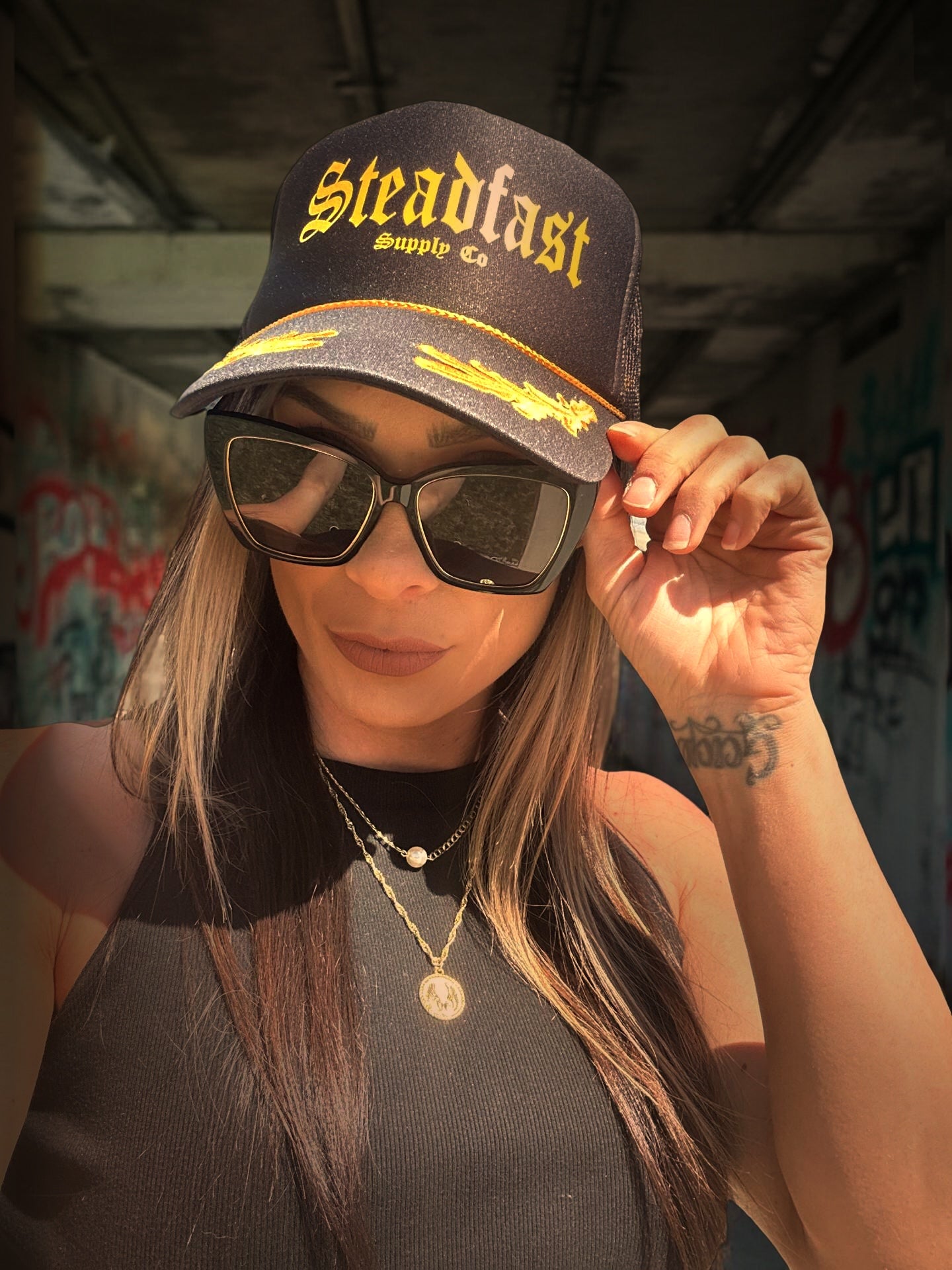 “CAPTAIN” Women’s Trucker Hat