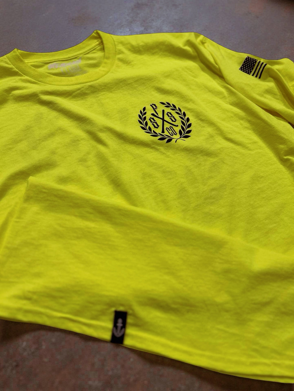 “STEADFAST SEAL” Men’s Hi-Viz Long Sleeve Tee